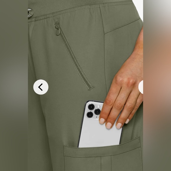 NWT Med Couture Insight Women's 4-Pocket Zipper Cargo Pocket Scrub Pants - Picture 3 of 11